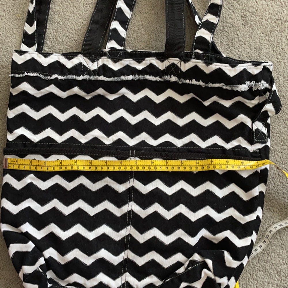 Nice Thirty One tote - Picture 8 of 9